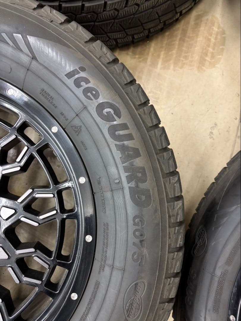 N*o様 Yokohama iceGUARD G075 285/60R18 タン