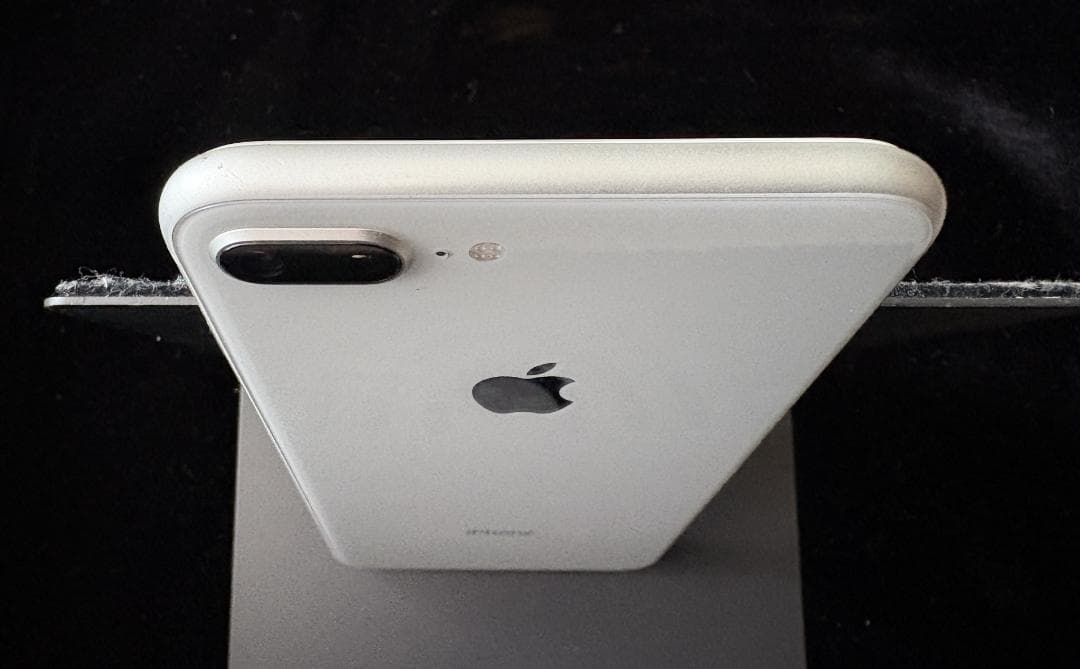 iPhone 8 Plus シルバー 64GB