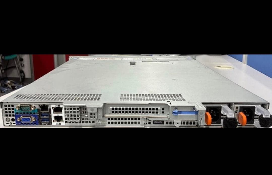 Dell EMC PowerEdge R440 900GB 1Uサーバー