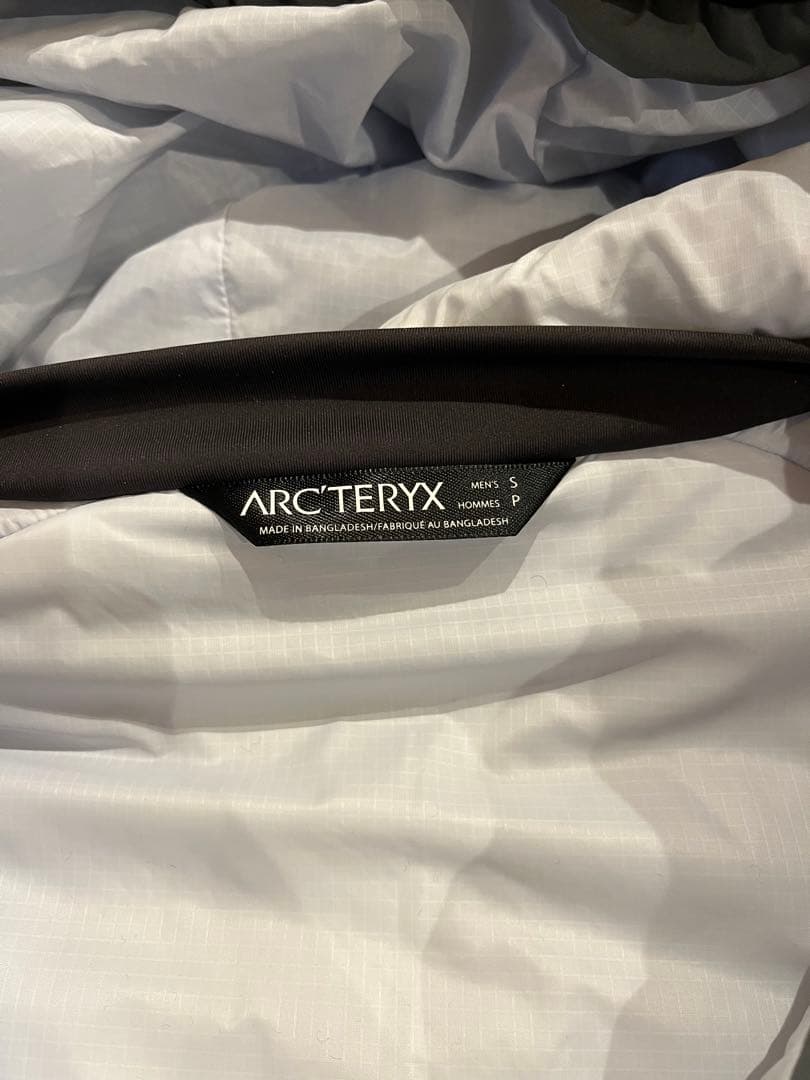 タグ付き未使用品 アークテリクス アトムAR フーディー ビームス別注 Atom