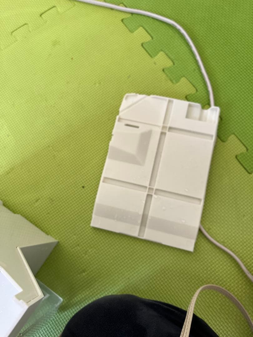 2022年製　アイリスオーヤマ　空気清浄機能付除湿機（PD-A140-W）