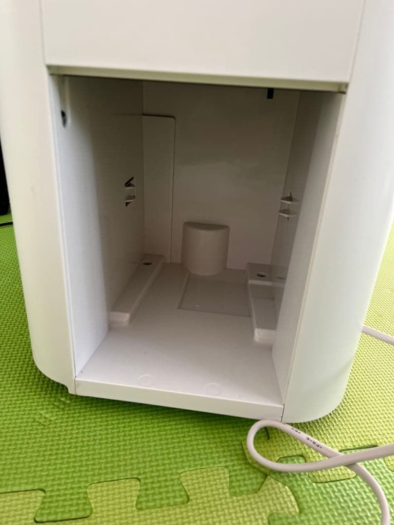 2022年製　アイリスオーヤマ　空気清浄機能付除湿機（PD-A140-W）