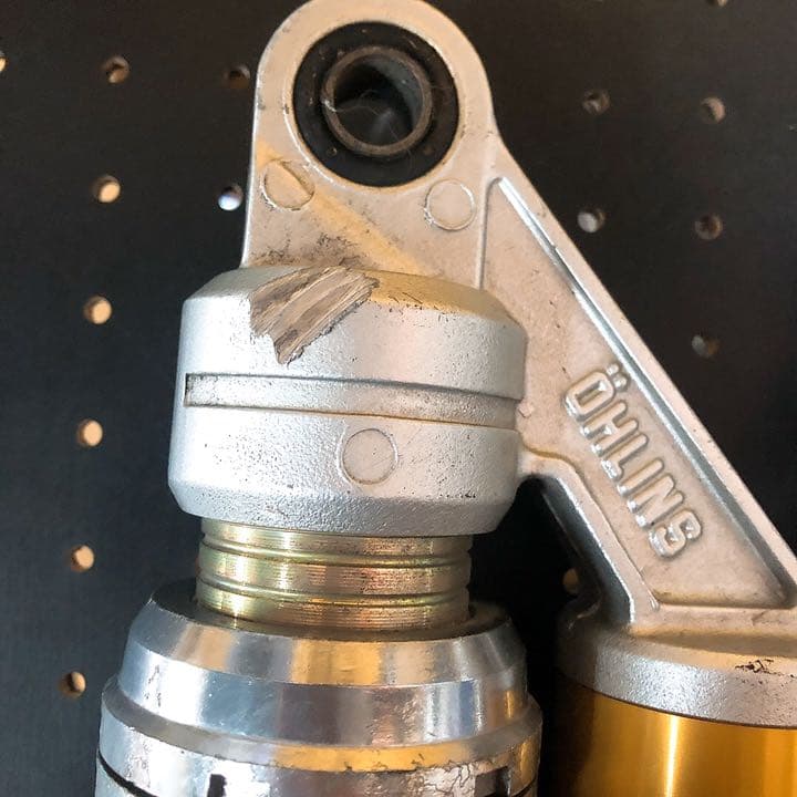 サスペンション　オーリンズ