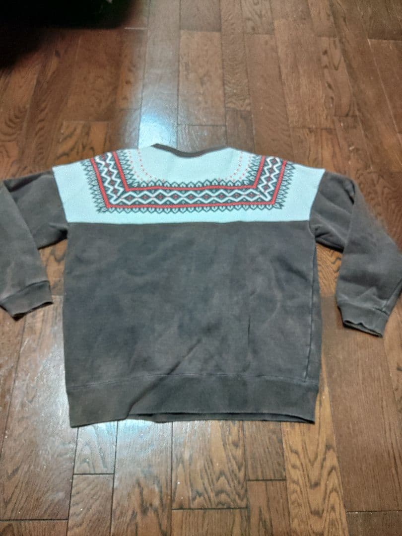 雪柄　スウェット　古着　フェード　不明