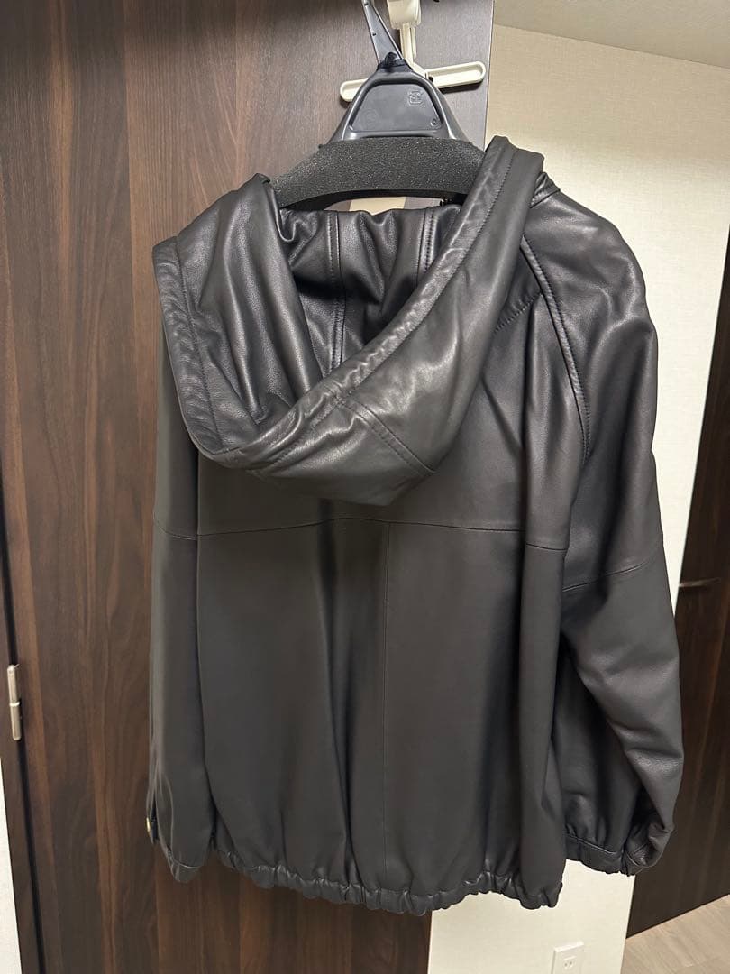 グレースコンチネンタル　ラムレザーライトブルゾン 羊革 フード ジップアップ