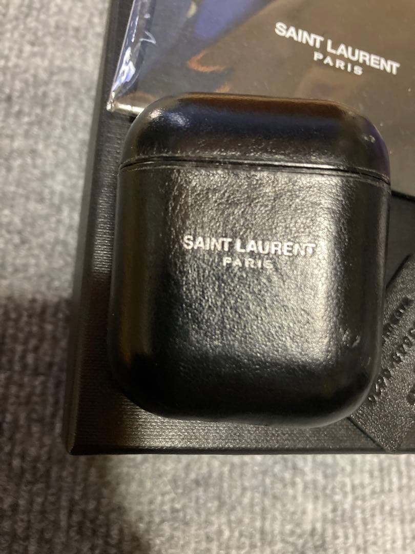 YVES SAINT LAURENT AirPodsケース