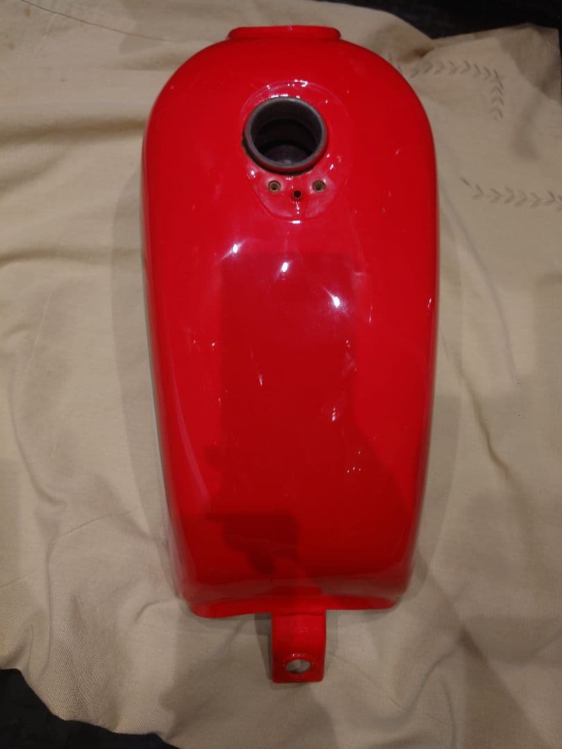 【週末限定！値下げ中】250TR タンク 赤 キャブ車