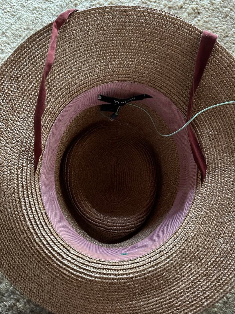 ベージュ ストロー 麦わら帽子 赤いリボン付き　chisaki チサキ