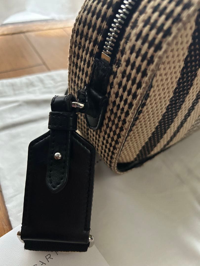 ステラマッカートニー ショルダーバッグ ラフィア風 ストライプ　カメラバッグ