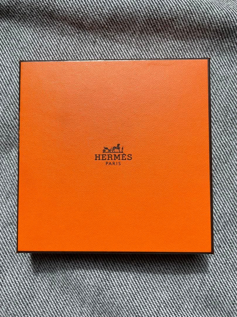 【未使用】HERMESエルメス ハンカチ Hロゴ刺繍　ホワイト　白　コットン