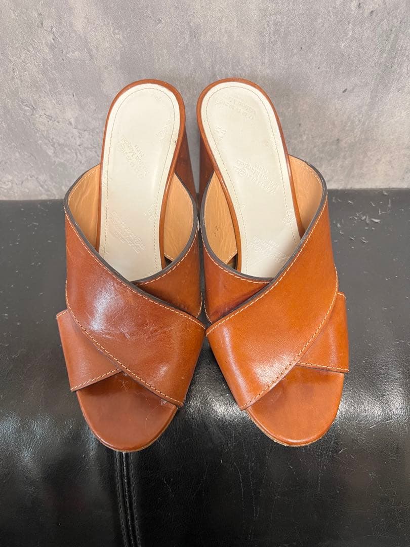 低下11万マルタンマルジェラ　ブラウン レザー クロスストラップ ミュール