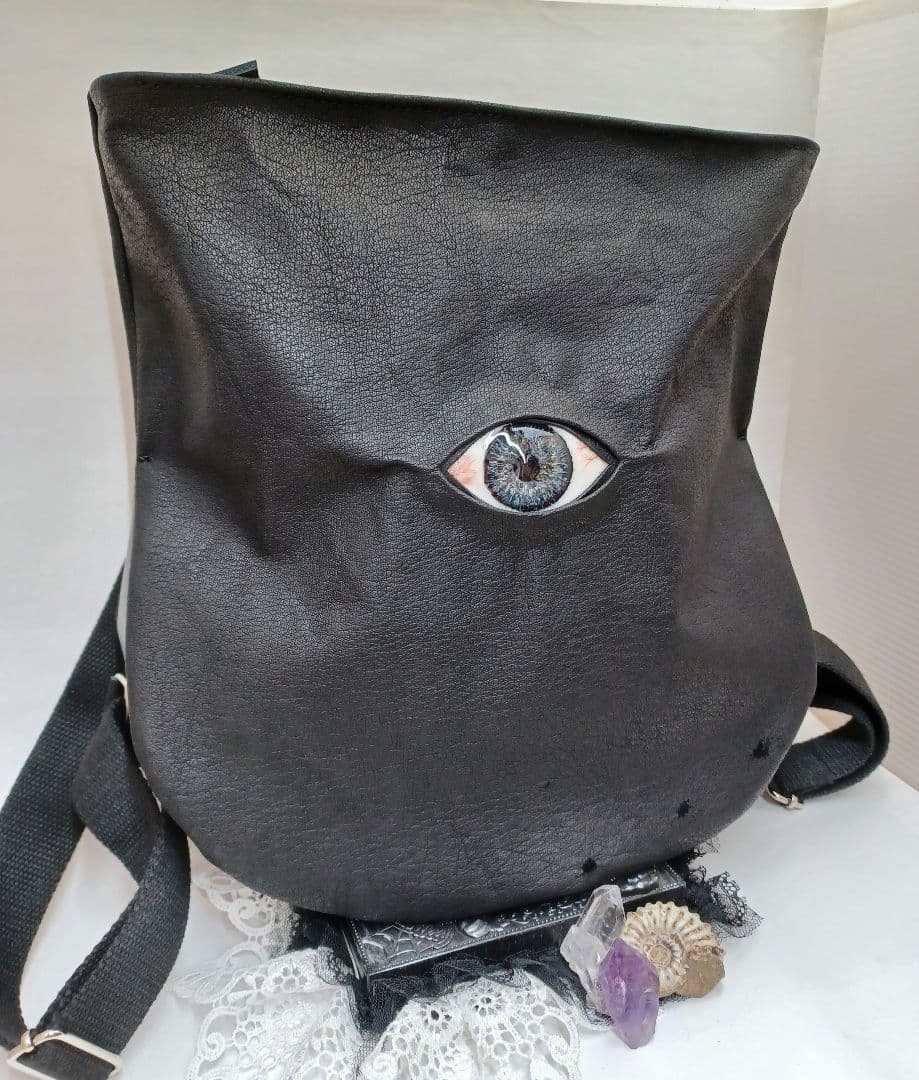 一つ目玉の柔らかリュック