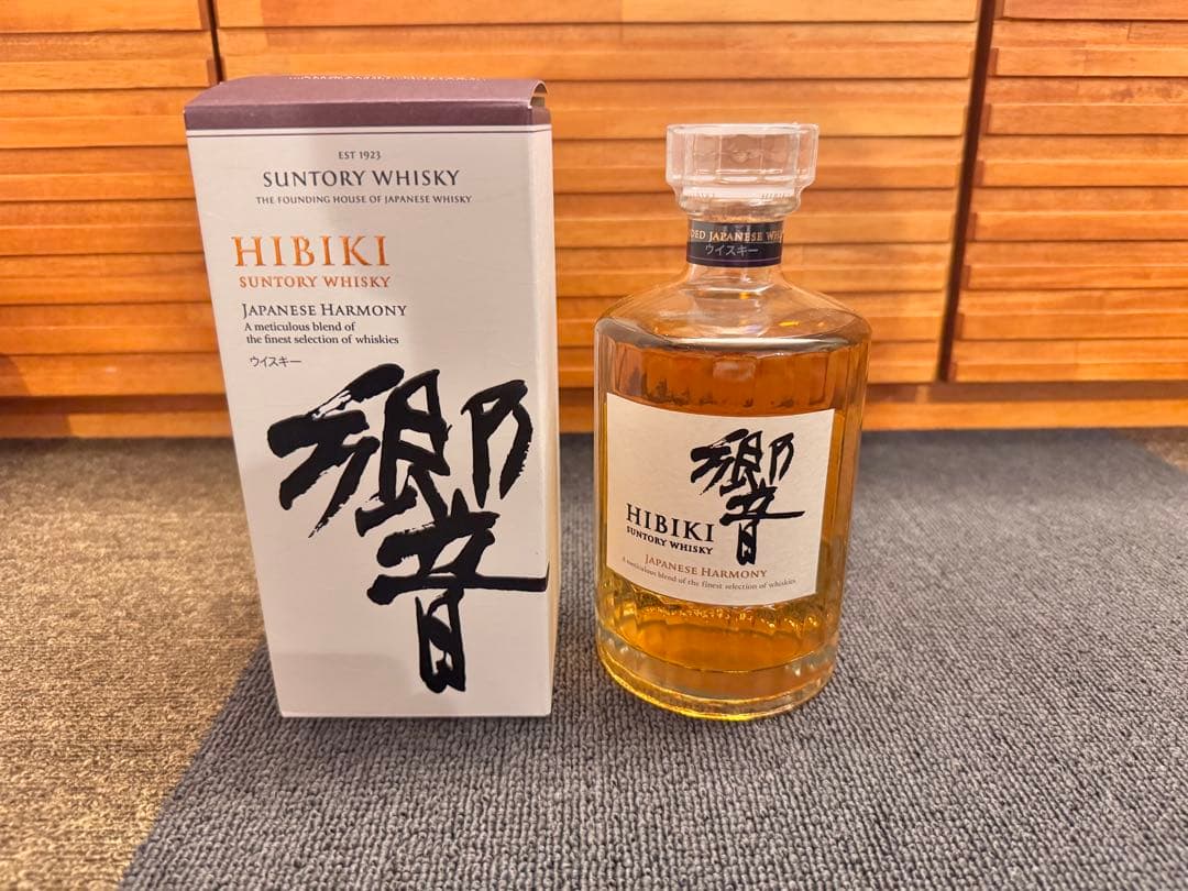 響　Hibiki Japanese Harmony ウイスキー 700ml