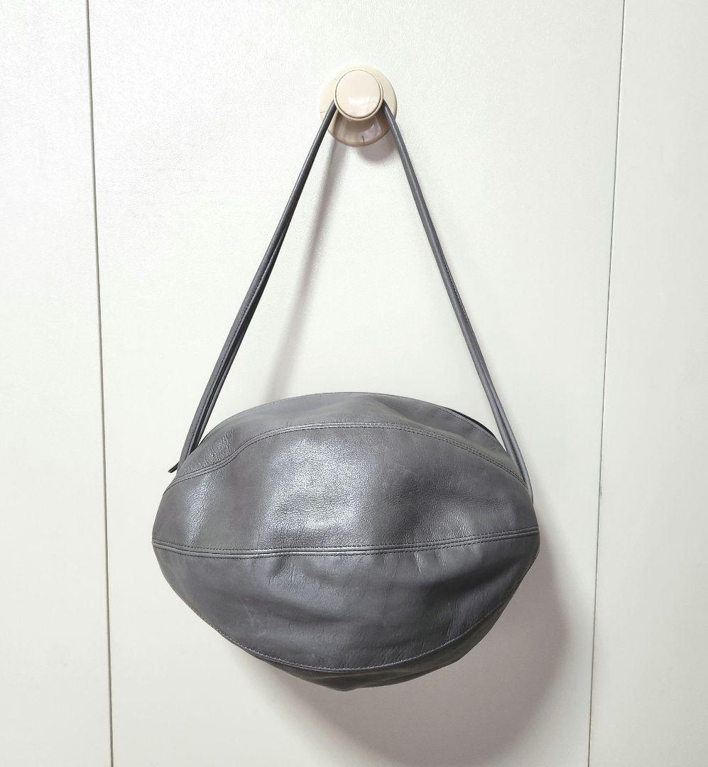 ヨーガンレール　ラグビーボールショルダーバッグ　グレージュ