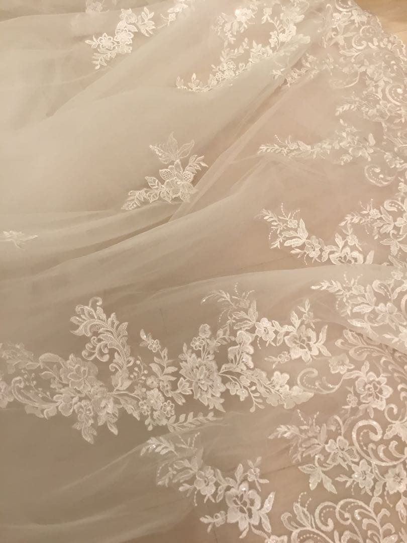 1*5様 オフホワイトウェディングドレス Aライン レース装飾