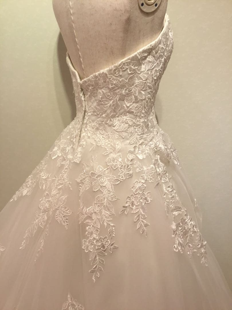 1*5様 オフホワイトウェディングドレス Aライン レース装飾