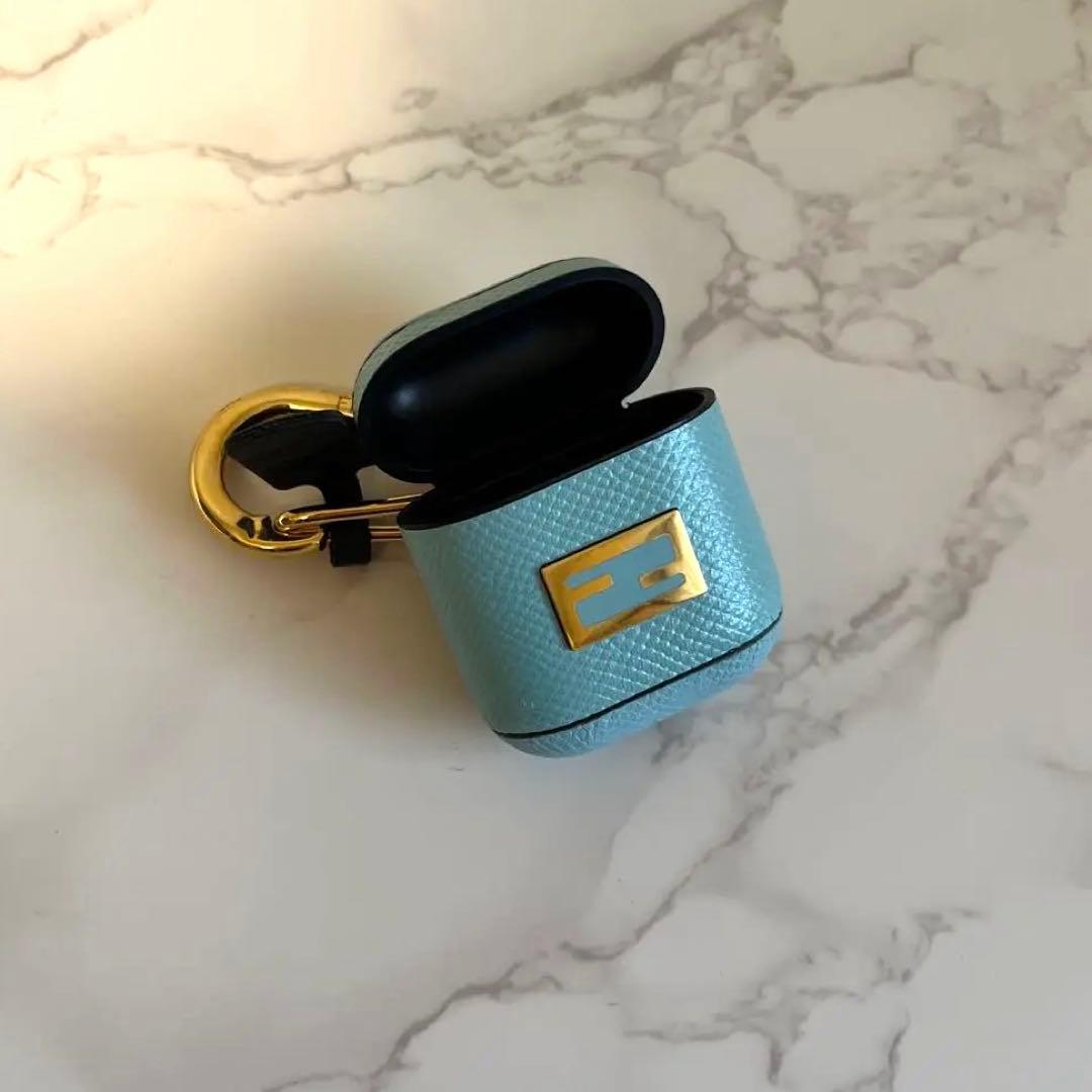 フェンディ FENDI ライトブルー AirPodsケース イヤホンケース