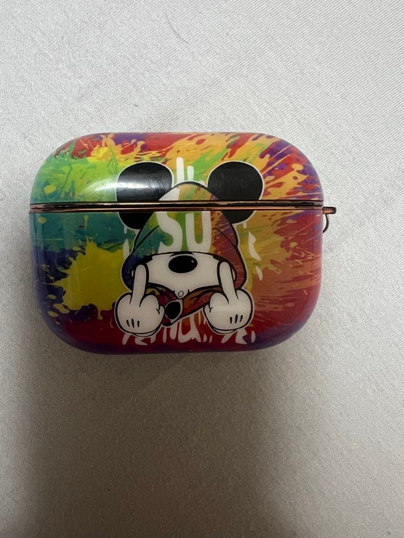 AirPods Pro 本体とミッキーケース