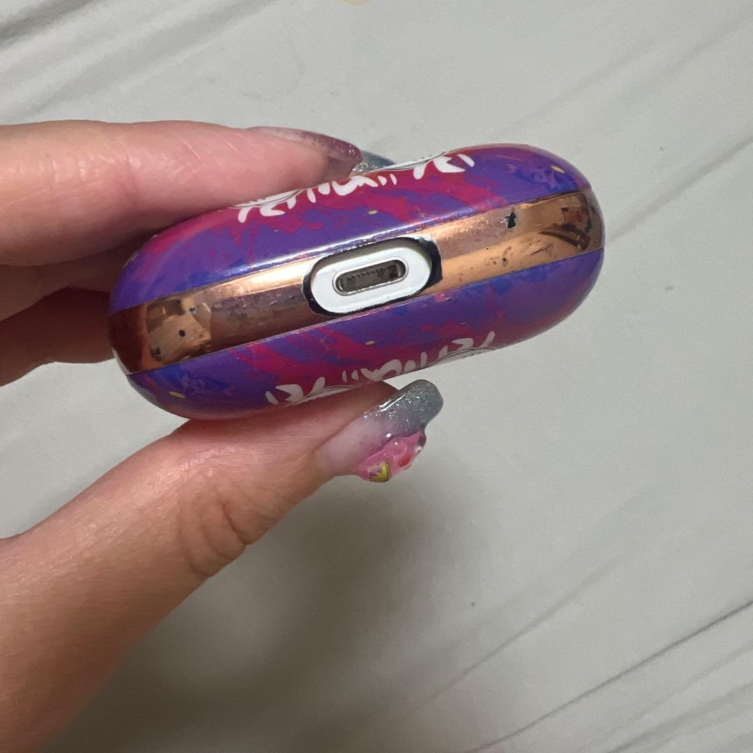 AirPods Pro 本体とミッキーケース