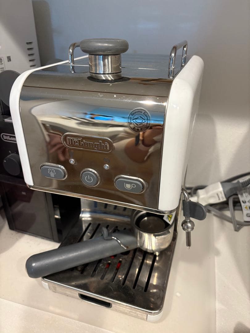 デロンギ　エスプレッソマシン　kmix