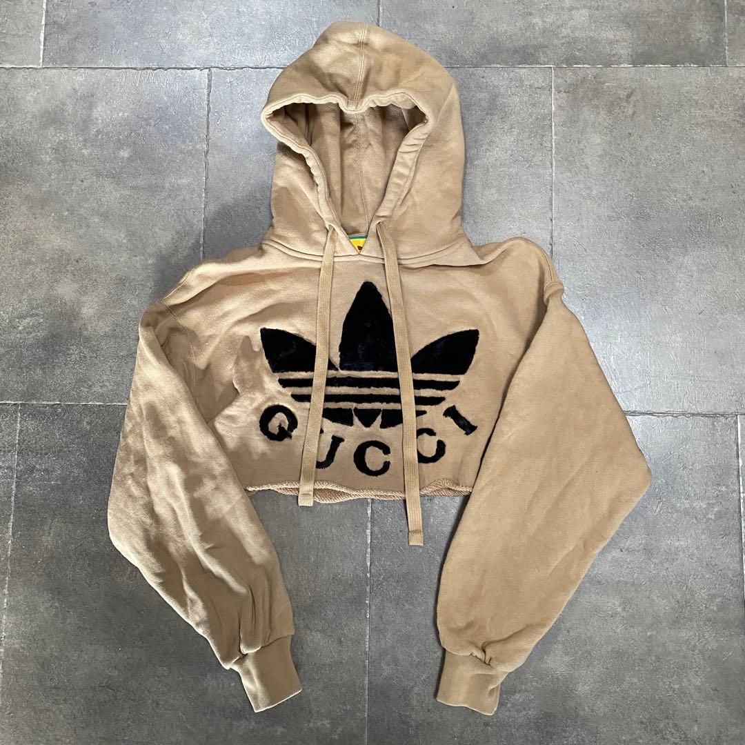 C⭐︎　GUCCI ベージュ クロップドパーカー