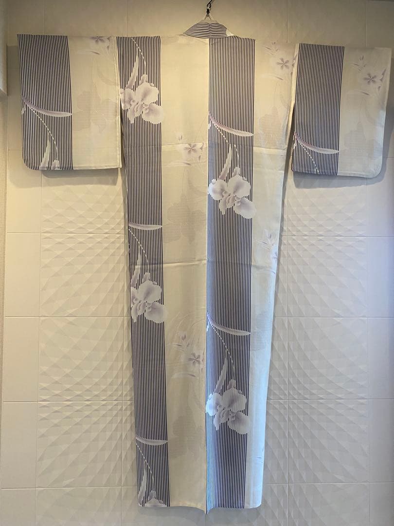 ひ*ん様 【美品】【撫松庵】夏に快適！セオα 浴衣 あやめ縞アイボリー