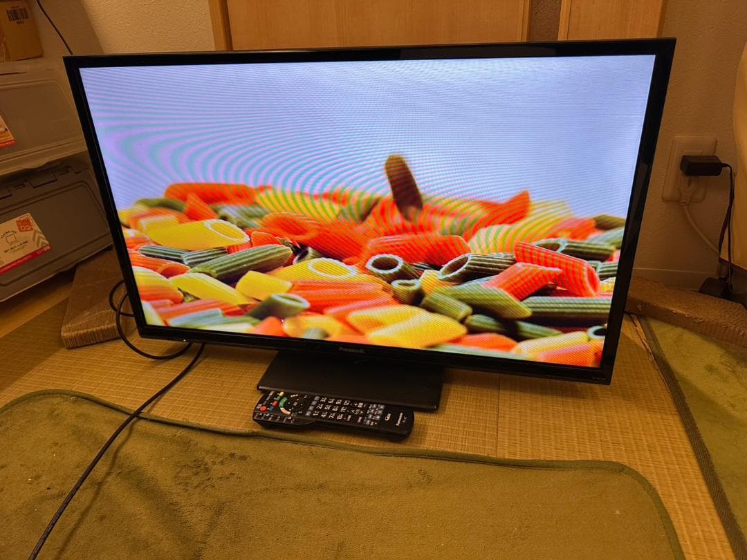 Panasonic　パナソニック 32型 テレビ TH-32J300HT 22年