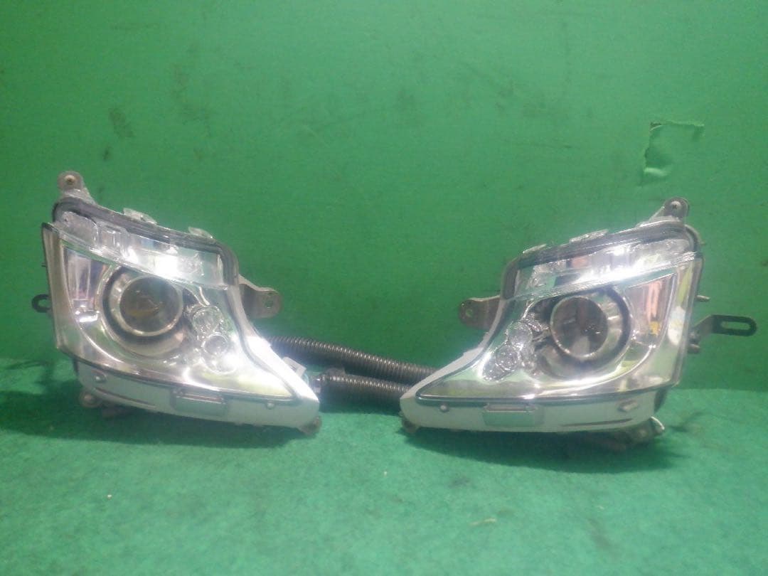 【希少】LS460 LS600 OPデイライト付きHIDフォグランプ本体