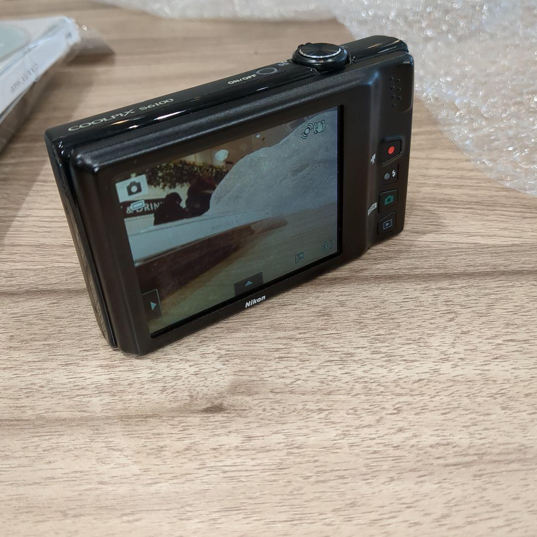 美品　Nikon COOLPIX S6100 コンパクトカメラ コンデジカメ