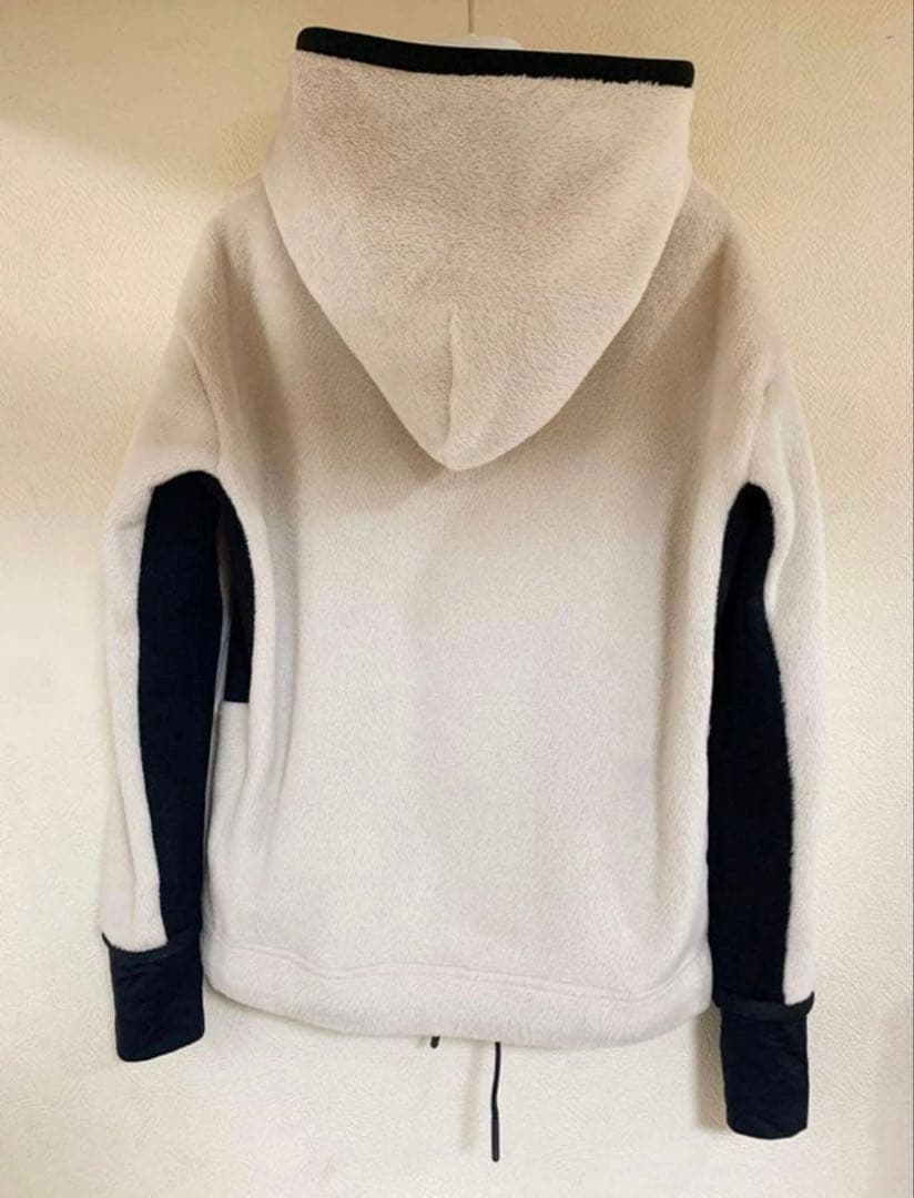 Moncler正規品フリースフーディ