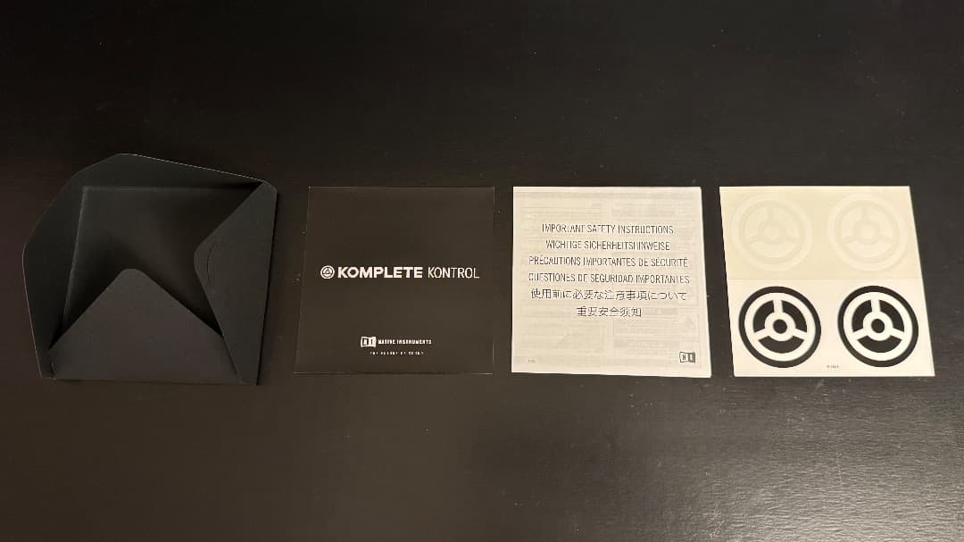 KOMPLETE KONTROL S61 MK2（ライセンス登録可・おまけ付き）