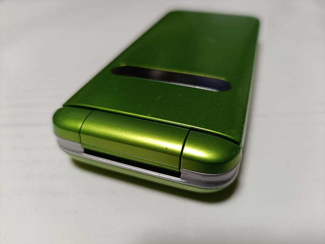 ☆ au GRATINA KYF37 グリーン 初期付属品完備