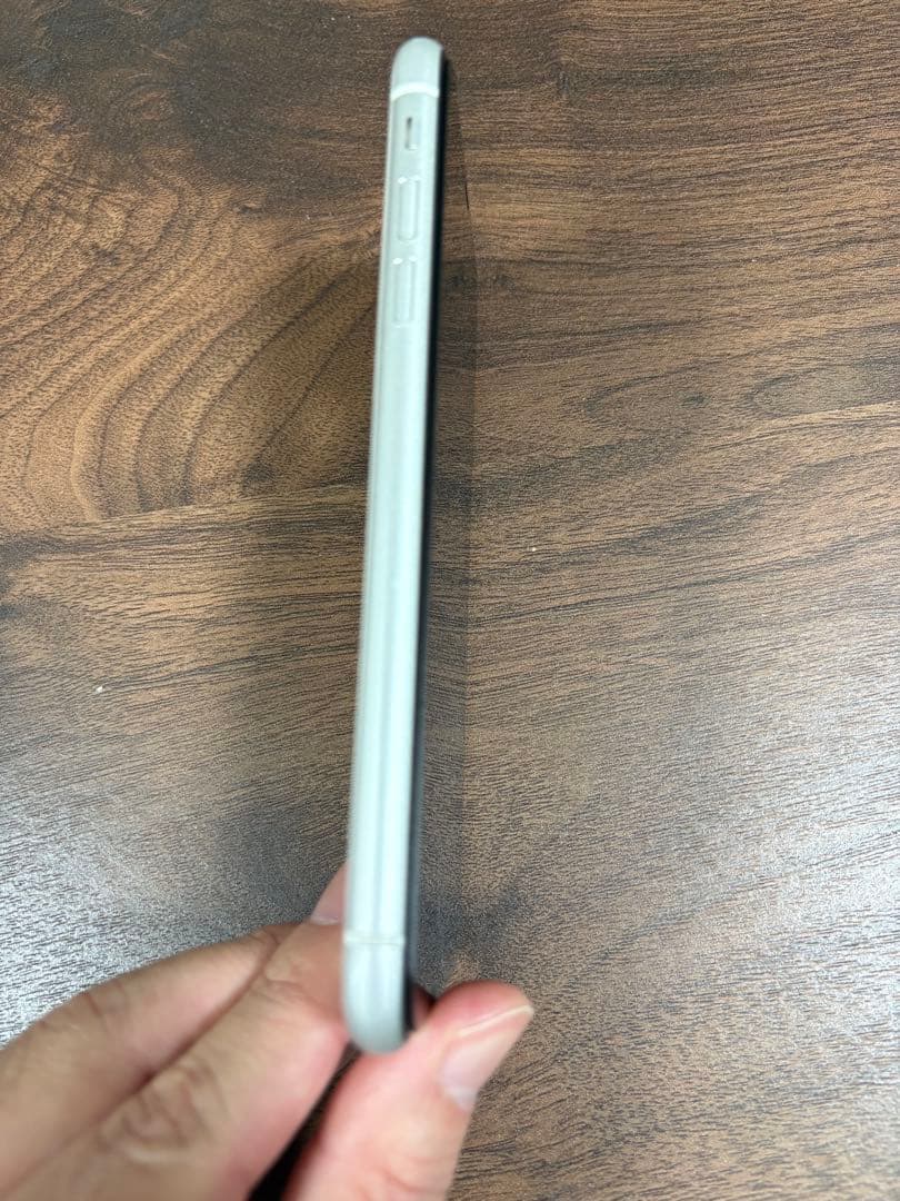 iPhone XR 128GB ホワイト SIMフリー 美品 バッテリー100%