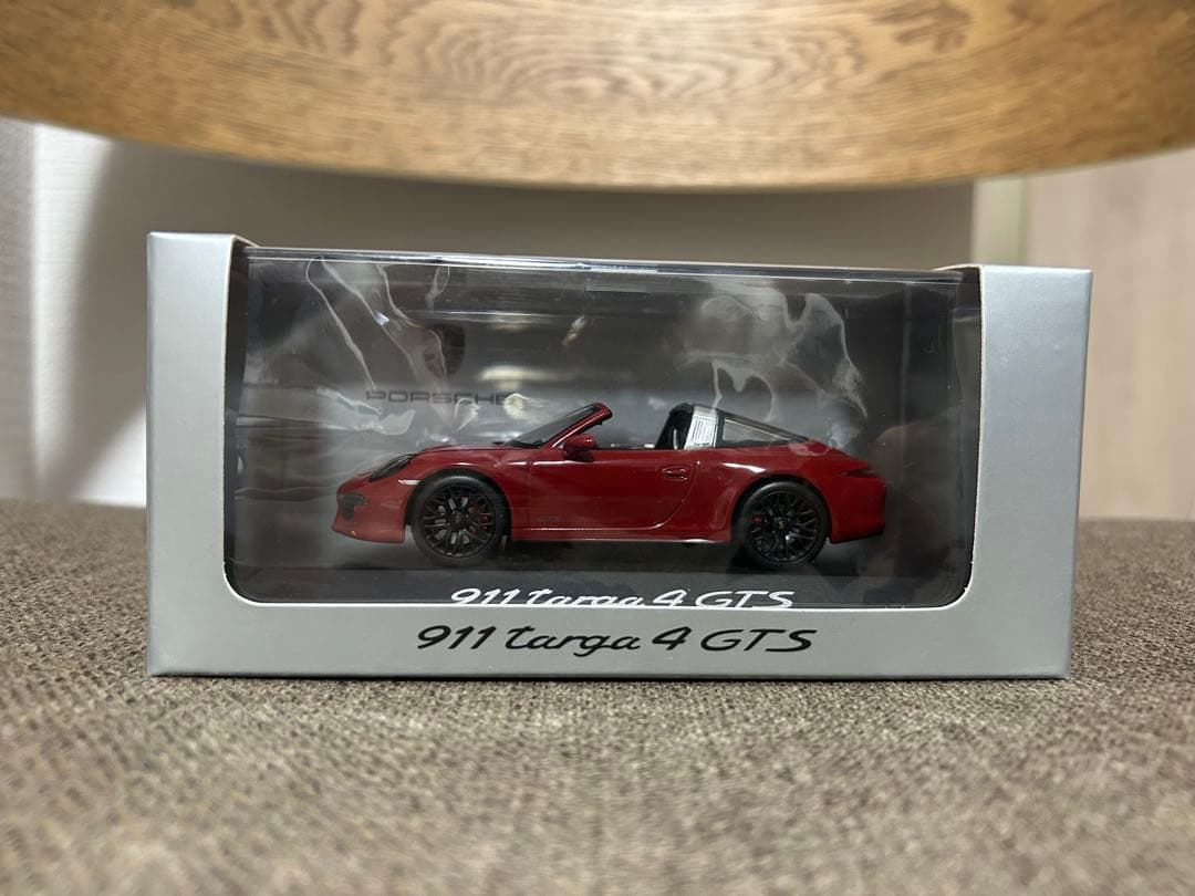 ポルシェ　991.1 targa4 gts ガーズレッド　1/43