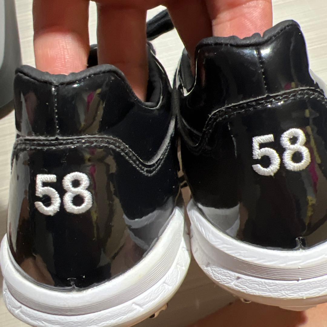 adidas プロ選手用　野球　スパイク