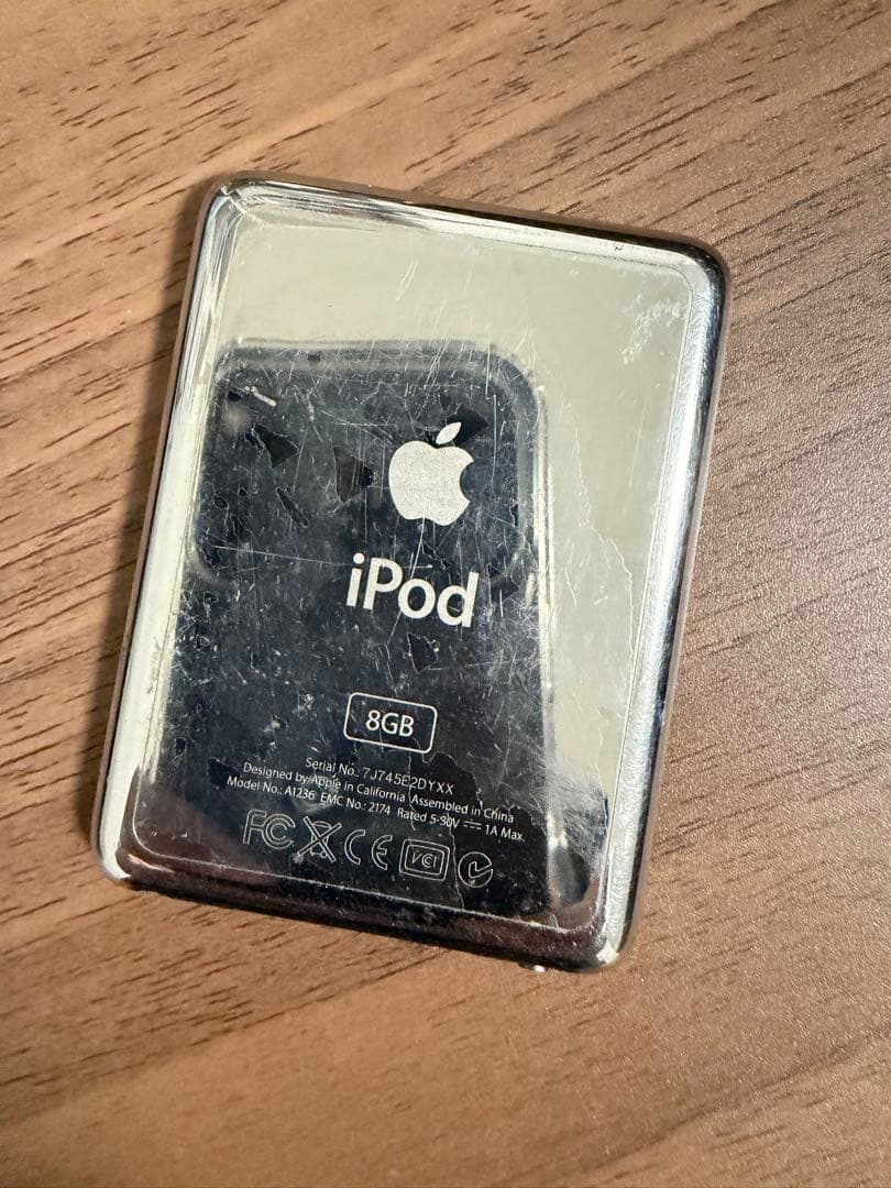 Apple iPod 8GB デジタルオーディオプレーヤー
