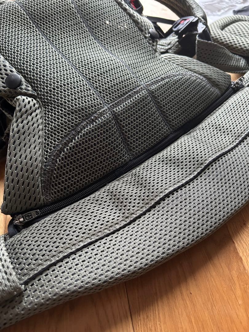 【歳末セール】 BabyBjörn Harmony 抱っこ紐 ダークグリーン