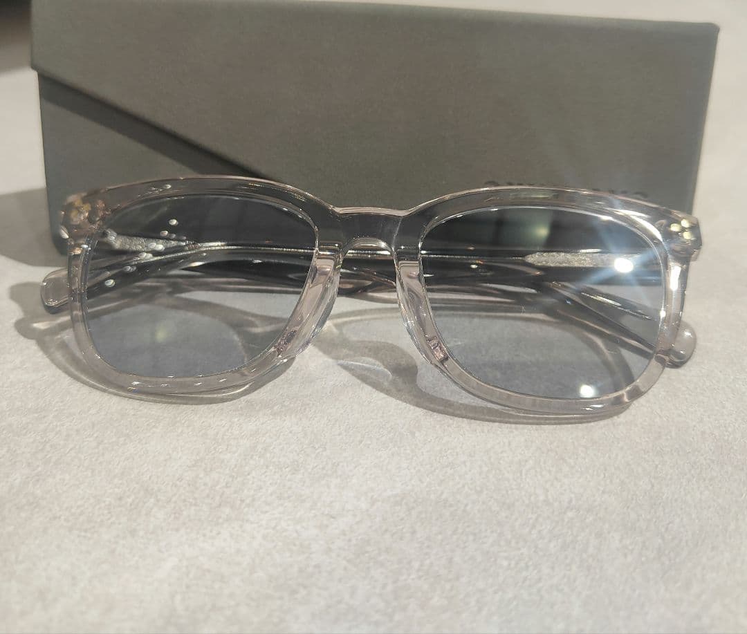 OWNDAYS 調光サングラス 木村拓哉さん 同型別色モデル