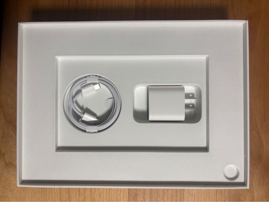 iPad Air 11インチ（M2）Wi-Fi 128GB第6世代スターライト