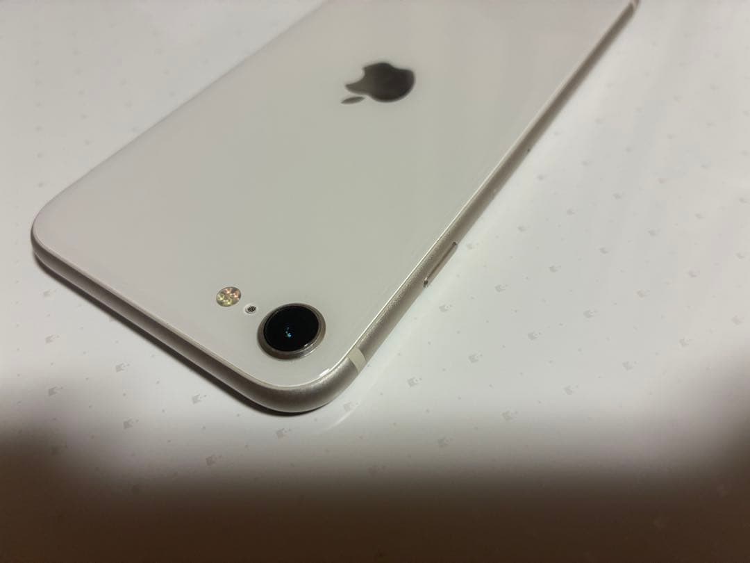 Apple iPhone SE3ホワイト