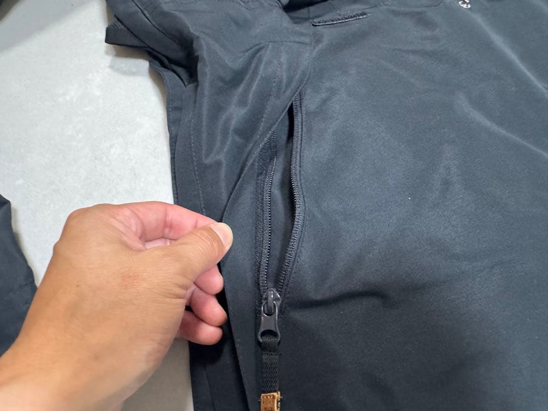 【ROXY】スノーボードウェア 女性用 黒