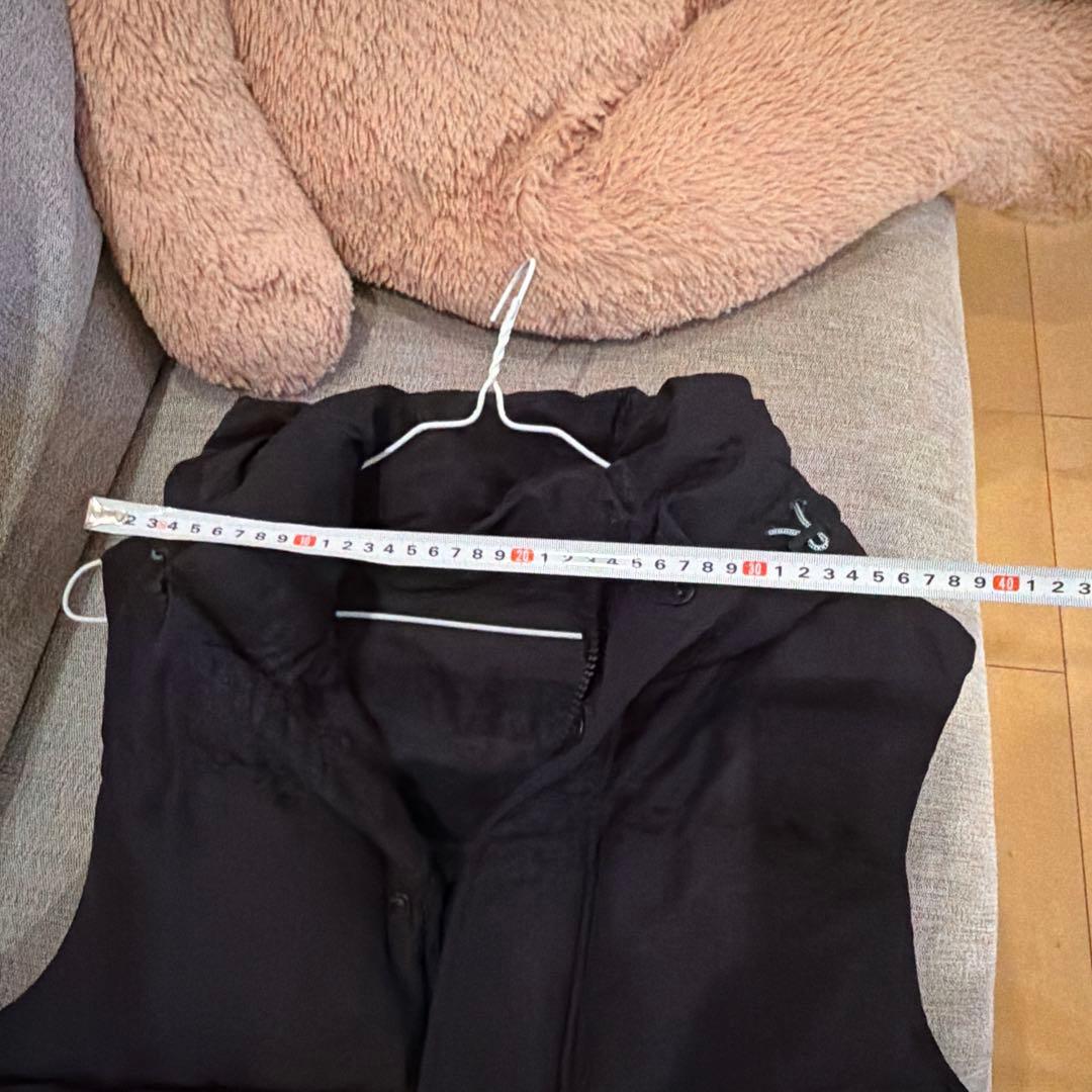 ZARA ブラック ダウンベスト フード付き