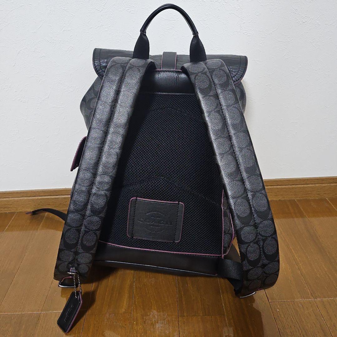 COACH 黒シグネチャー レザーバックパック