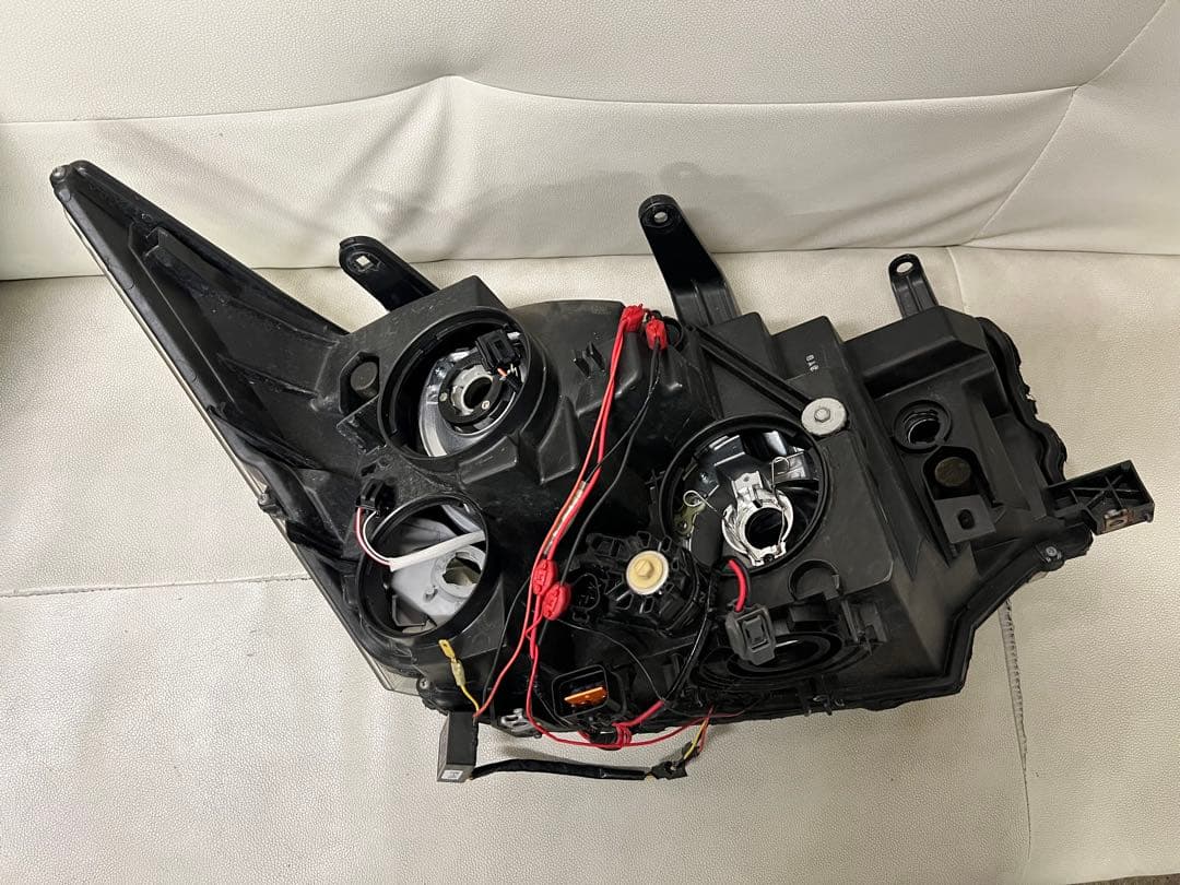 デリカD5 ベッドライト 左右セット