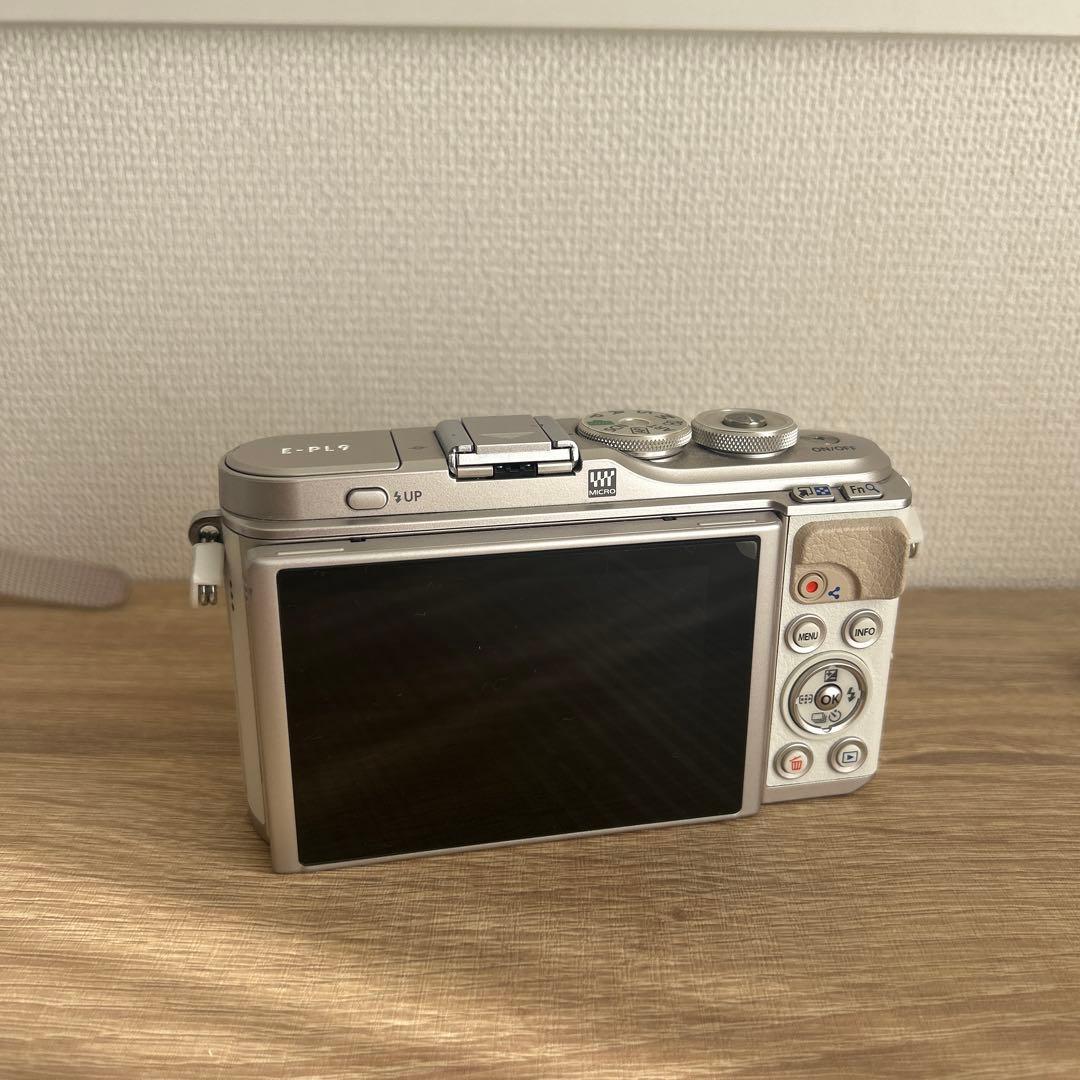 OLYMPUS E-PL9 ダブルレンズセット