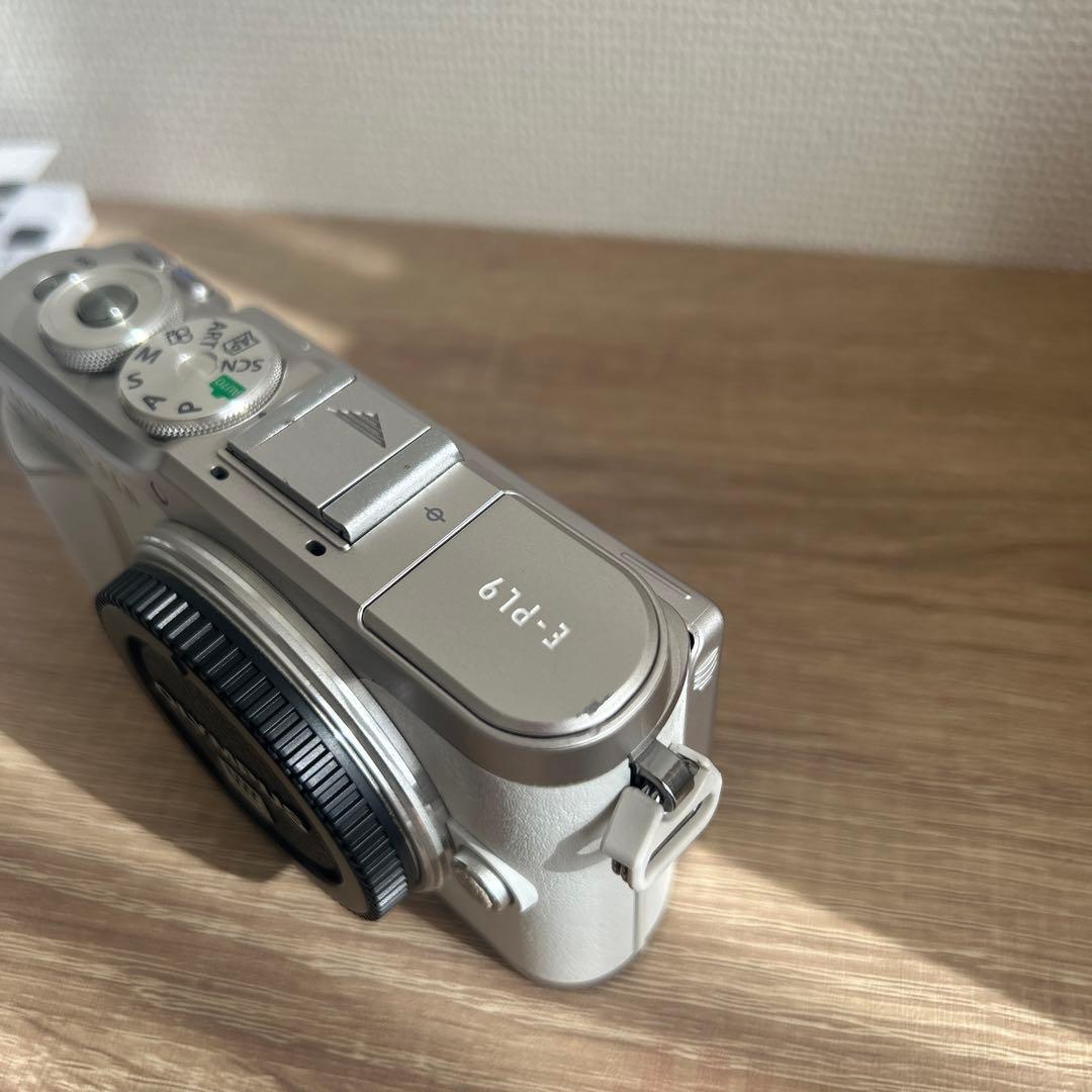 OLYMPUS E-PL9 ダブルレンズセット