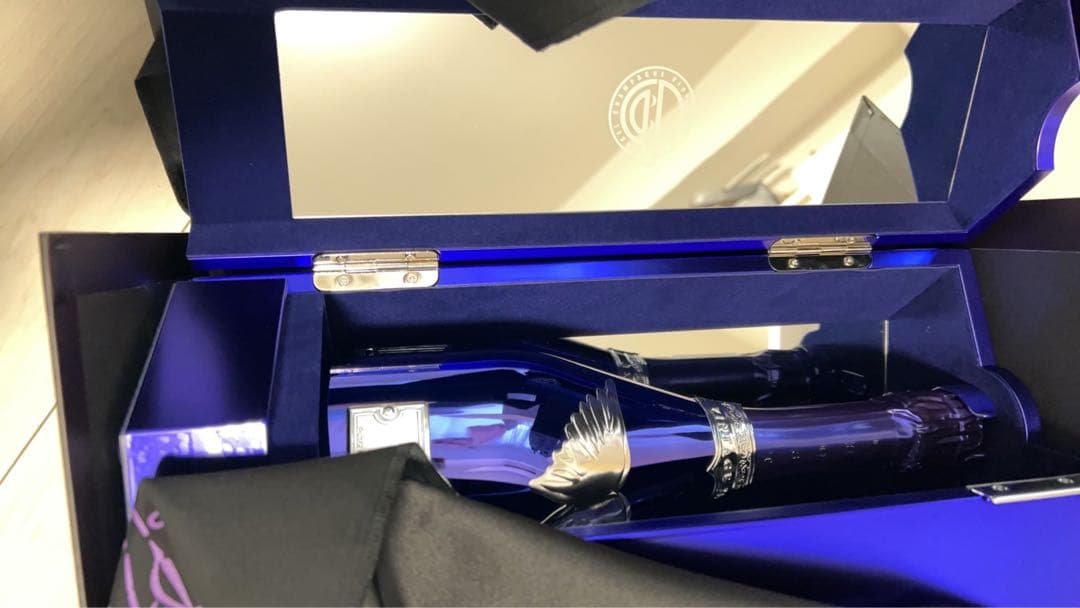 コラボレーションシャンパン(値下げ不可