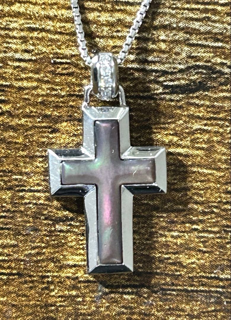 ヴァンドーム青山　K18WG ブラックシェル　ダイヤ　クロス　ネックレス