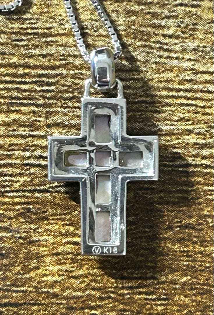 ヴァンドーム青山　K18WG ブラックシェル　ダイヤ　クロス　ネックレス