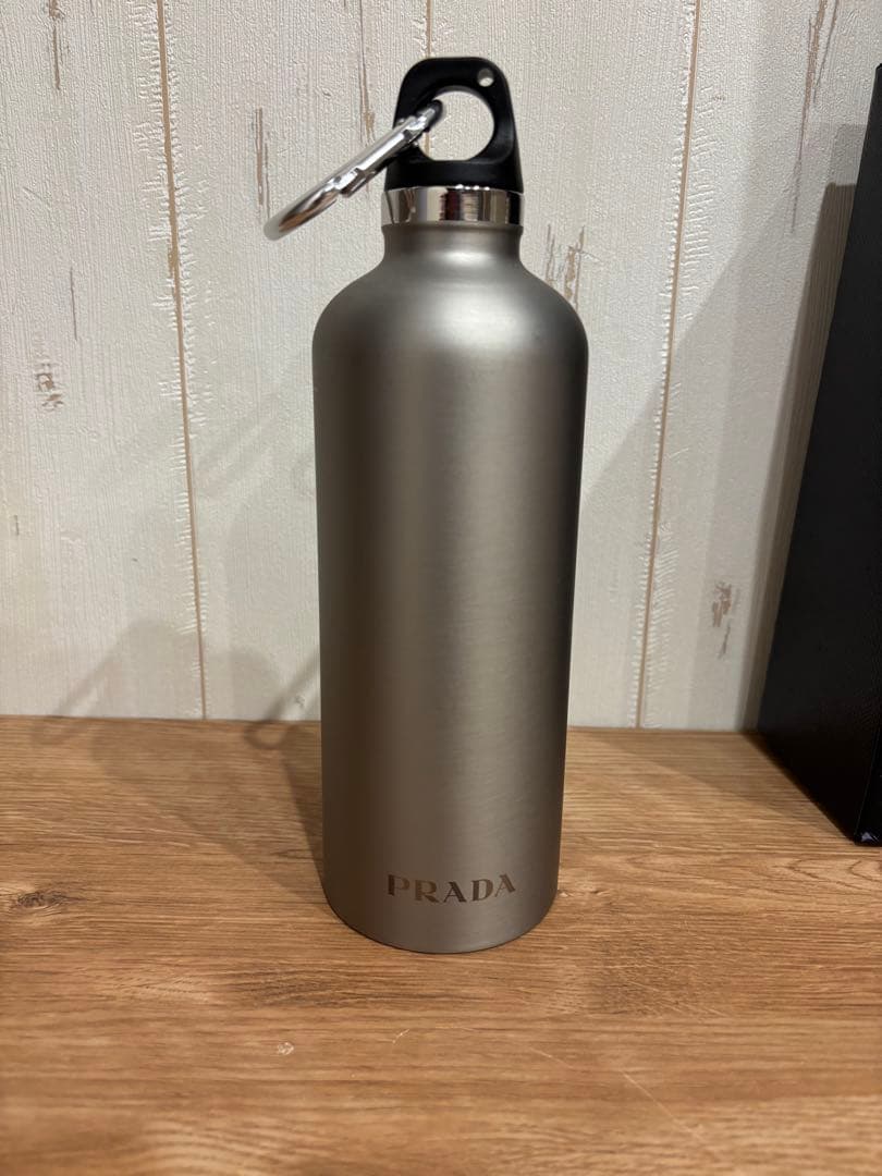 【新品未使用品】PRADA プラダ ステンレス 水筒 500ml シルバー
